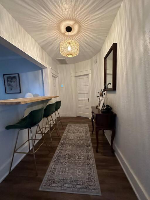 Historic orlando Casita Joy, DT, Lake Eola, Delaney park, 2 bedrooms 1 bathroom Unit B
