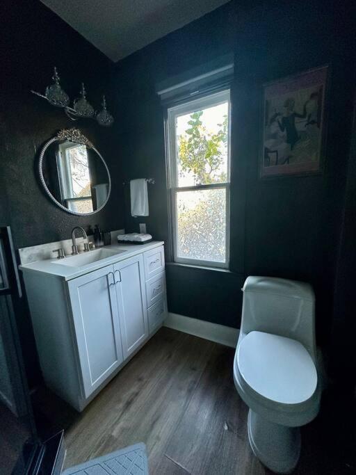 Historic orlando Casita Joy, DT, Lake Eola, Delaney park, 2 bedrooms 1 bathroom Unit B
