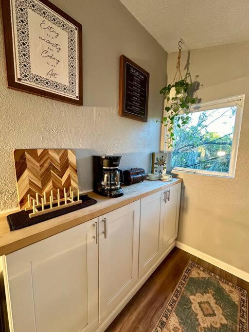Historic orlando Casita Joy, DT, Lake Eola, Delaney park, 2 bedrooms 1 bathroom Unit B