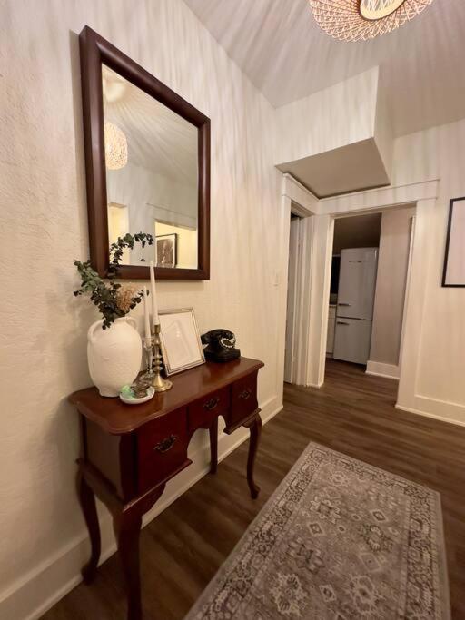 Historic orlando Casita Joy, DT, Lake Eola, Delaney park, 2 bedrooms 1 bathroom Unit B
