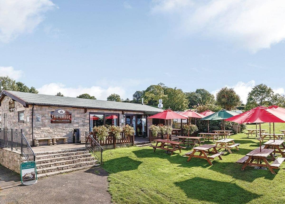Bucklegrove Holiday Resort view 3