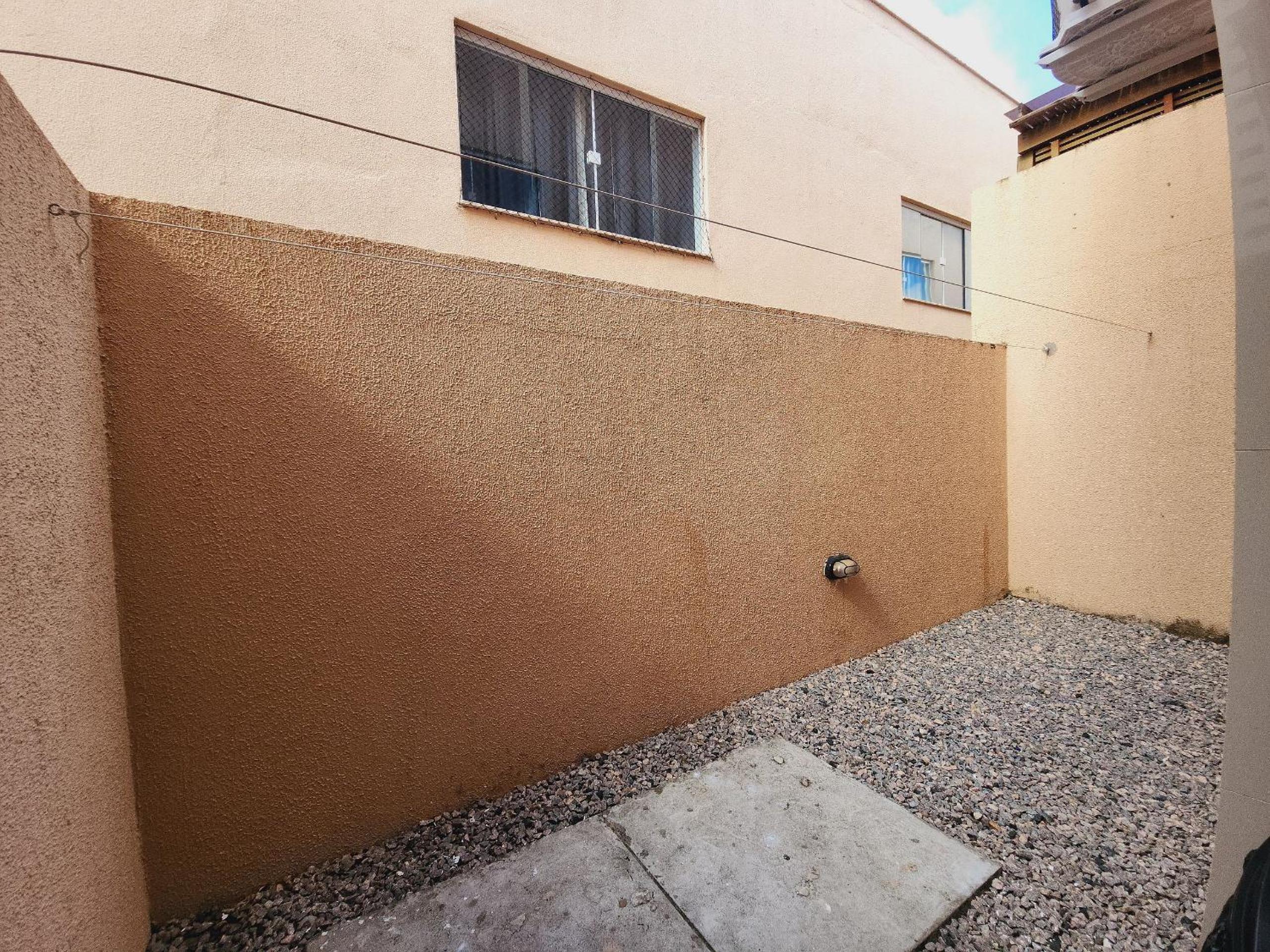 JPN09 - Duplex em cond. fechado próx. à praia