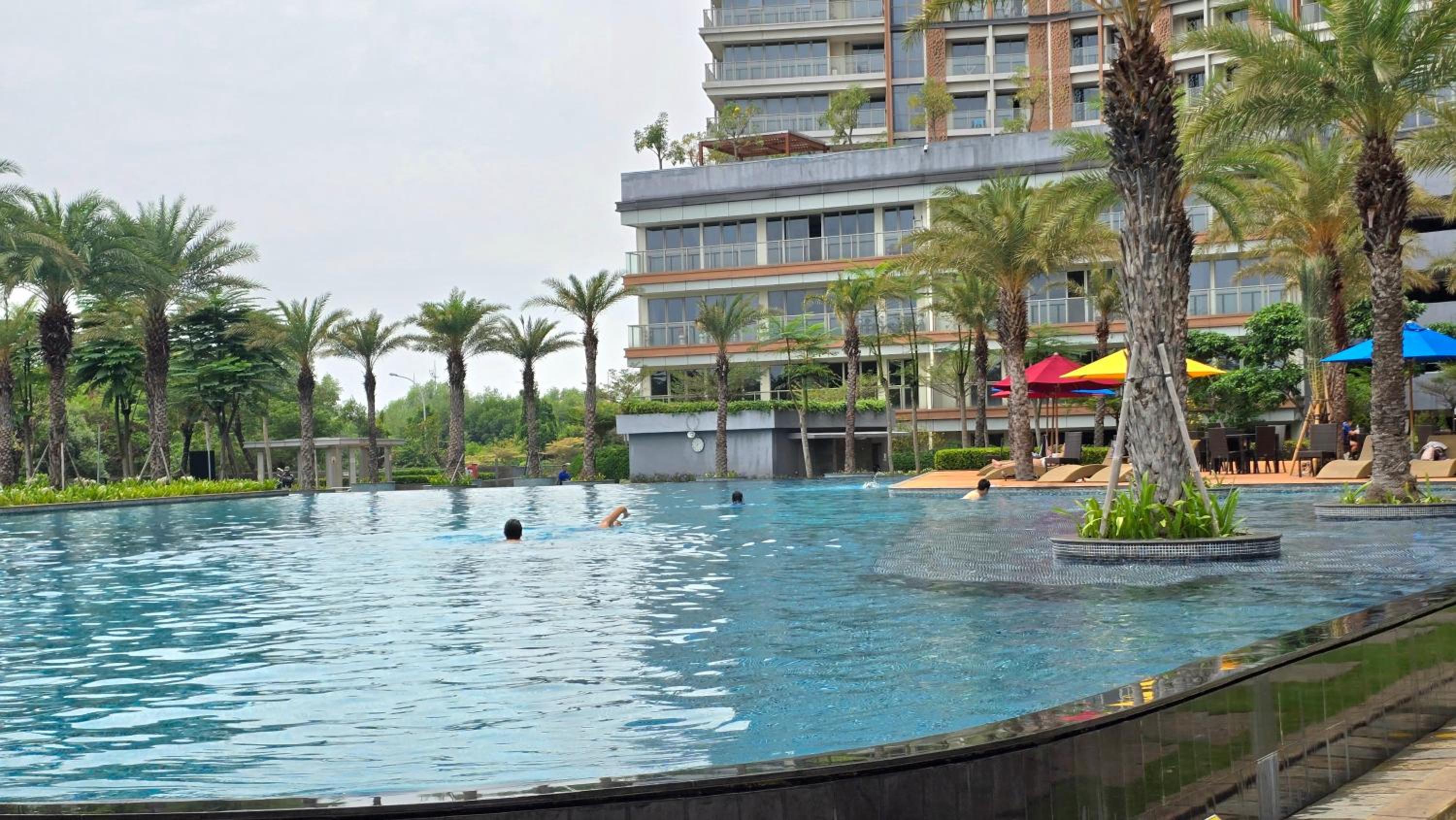 Sea View with bridge Gold Coast next to Oakwood PIK view 4