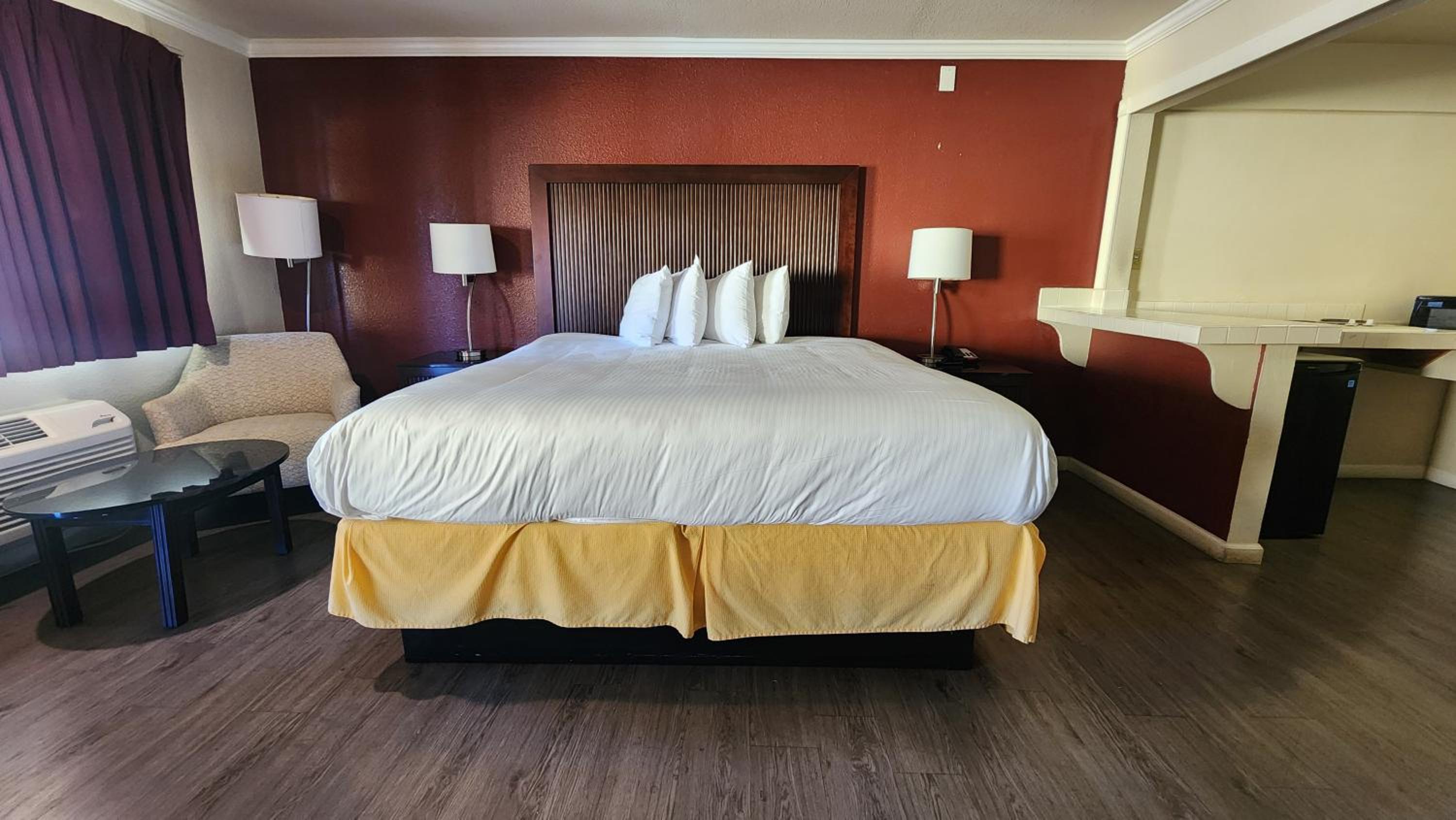 Hayward Vacations - Mission Inn and Suites - Property Image 33