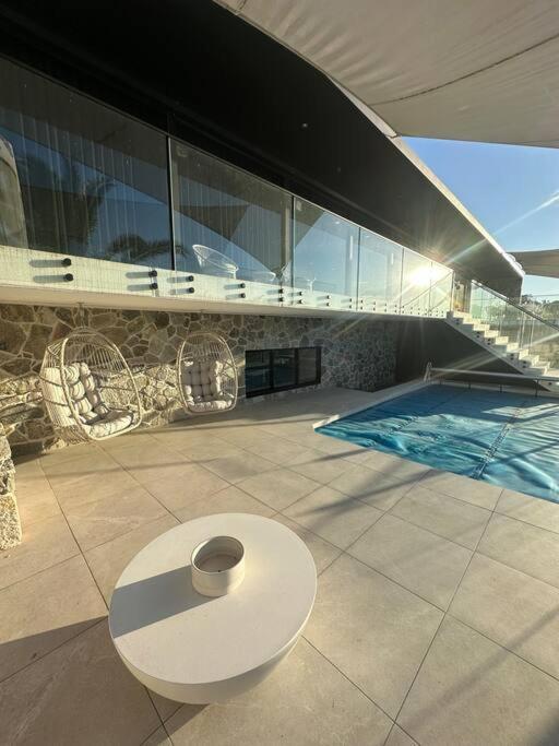 Oceanfront Luxury, Two Complete 5 star Homes in One Stunning Esplanade Escape