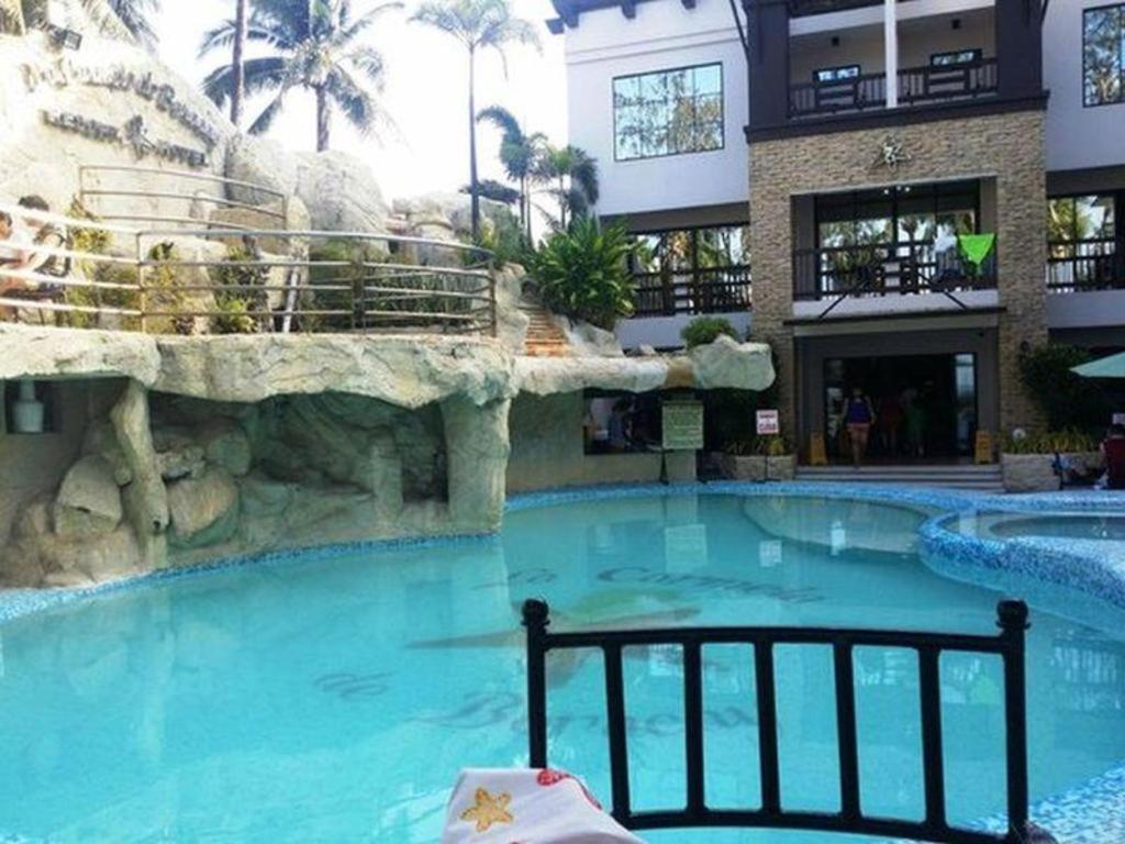 Boracay Travelodge Beach Resort