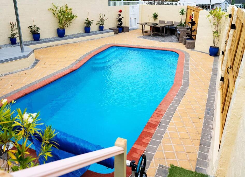 Quinns Beach Mansion Apartment 2