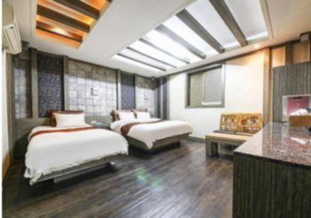 Kobos Hotel
