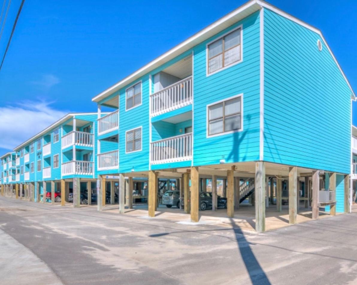 Breathtaking ocean view, nestled in the vibrant heart of Gulf Shores view 5