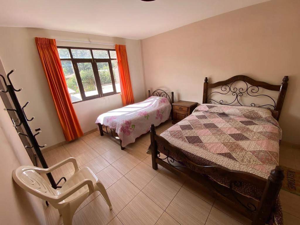 Hostal La Familia