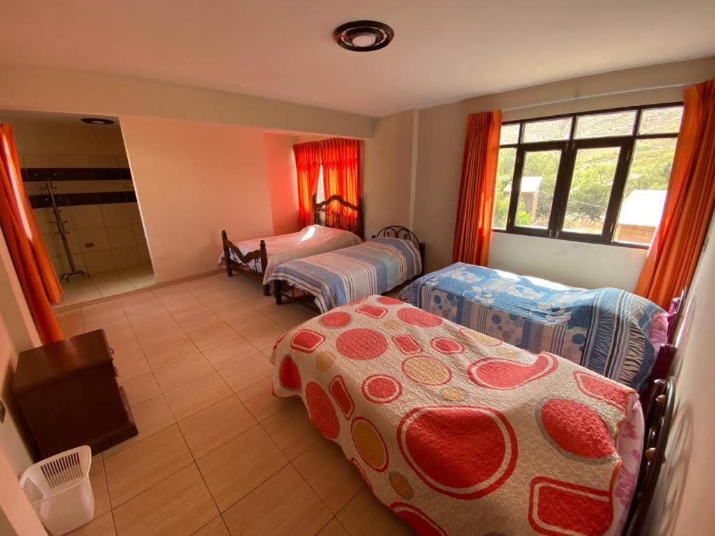 Hostal La Familia