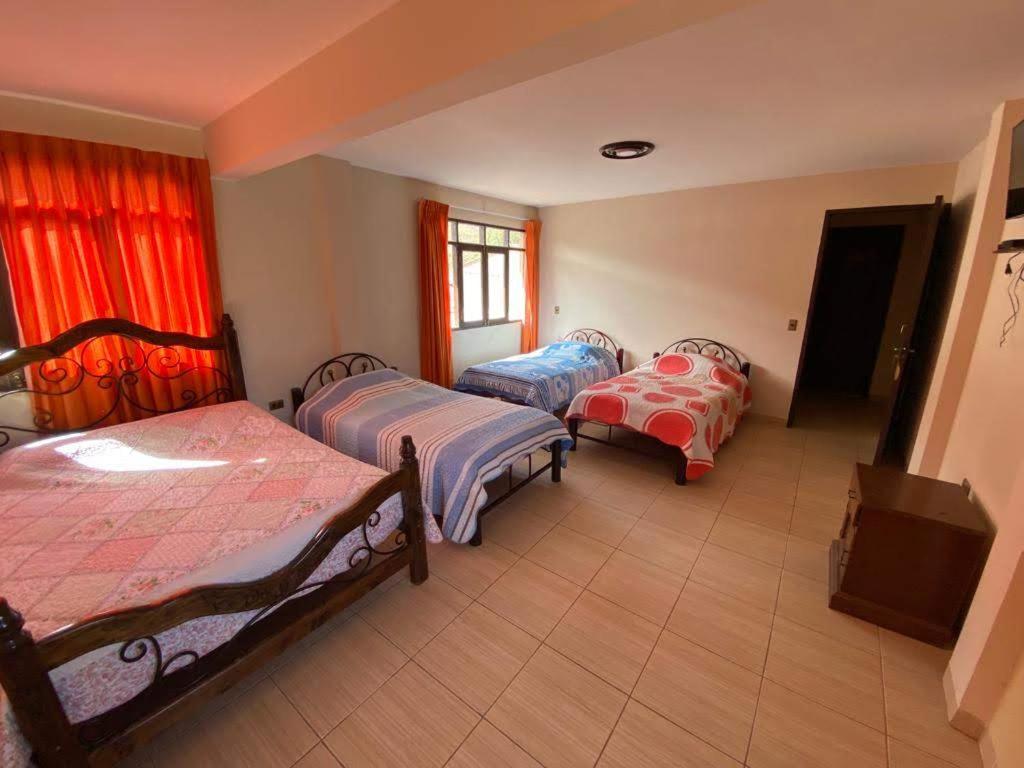 Hostal La Familia