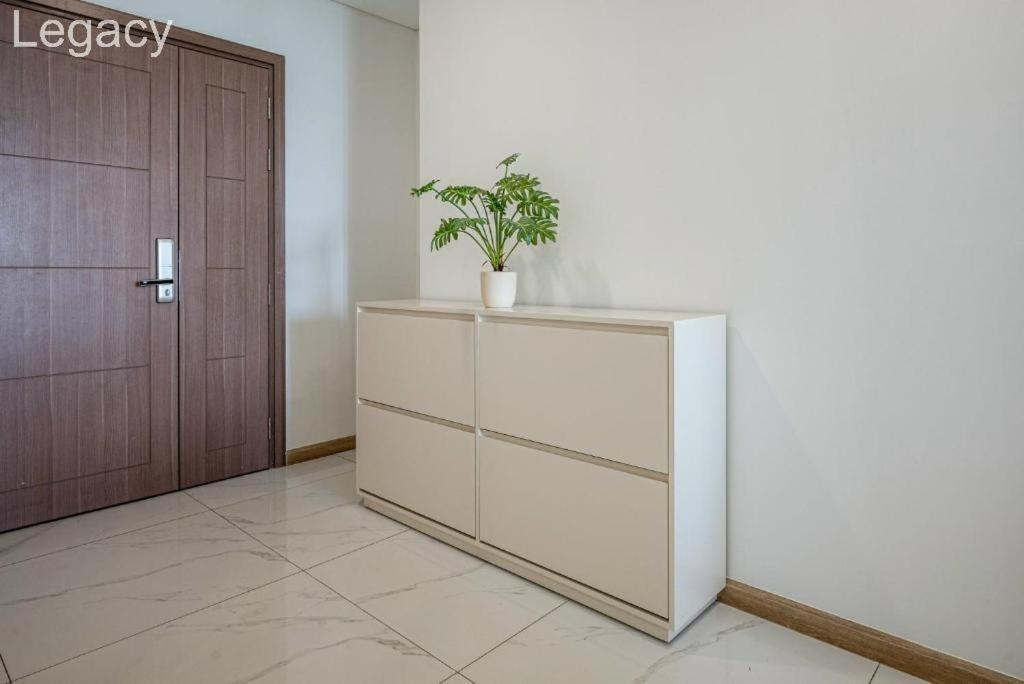 Landmark 81 Legacy Inn
