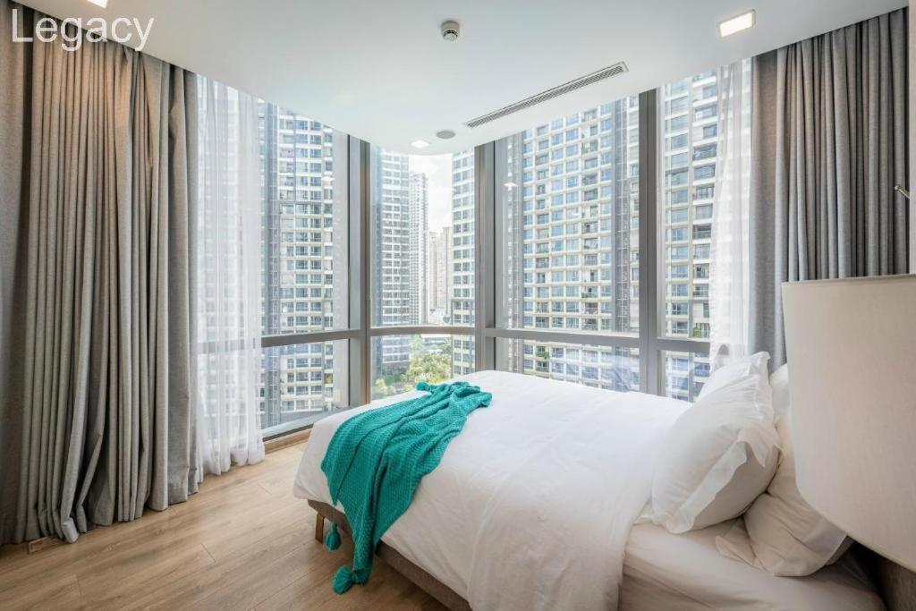 Landmark 81 Legacy Inn