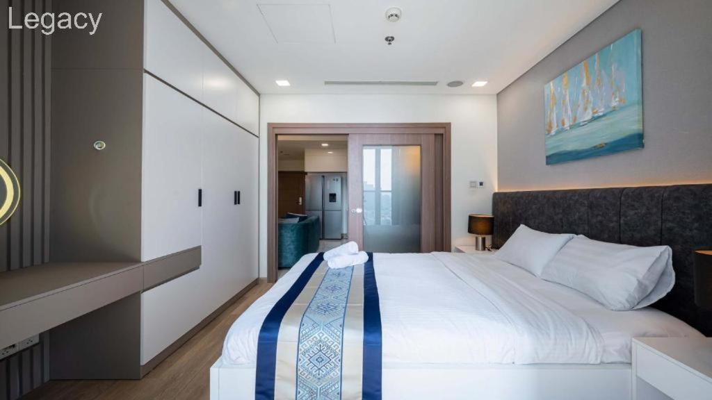Landmark 81 Legacy Inn