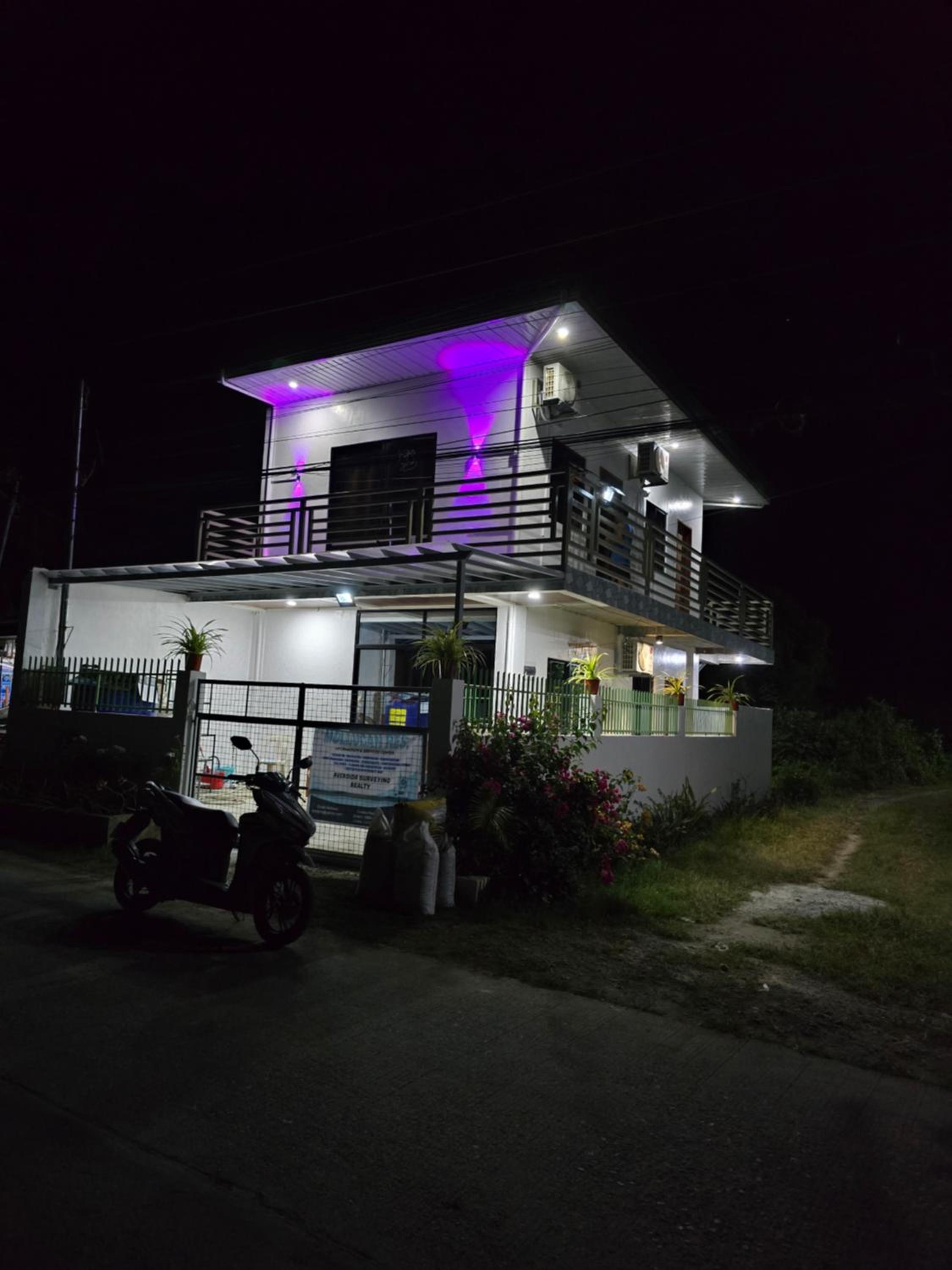 Mollucan Suite Moalboal