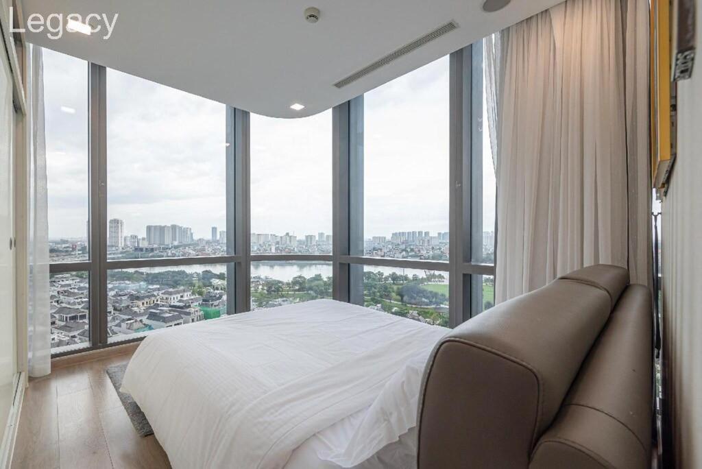 Landmark 81 Legacy Inn