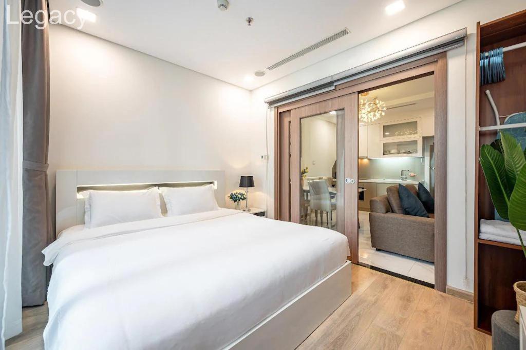 Landmark 81 Legacy Inn