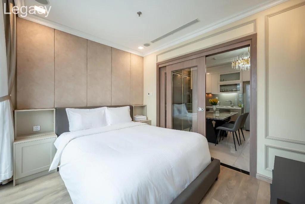 Landmark 81 Legacy Inn