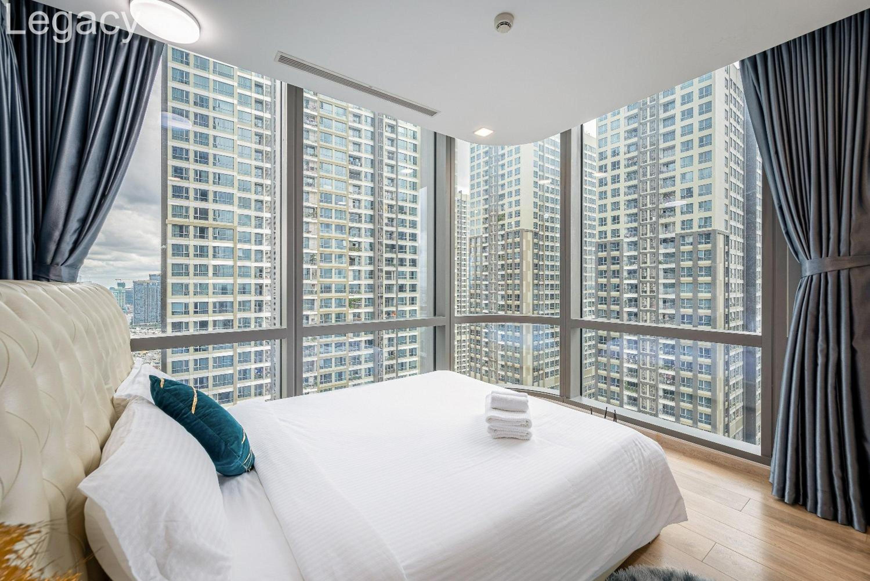 Landmark 81 Legacy Inn