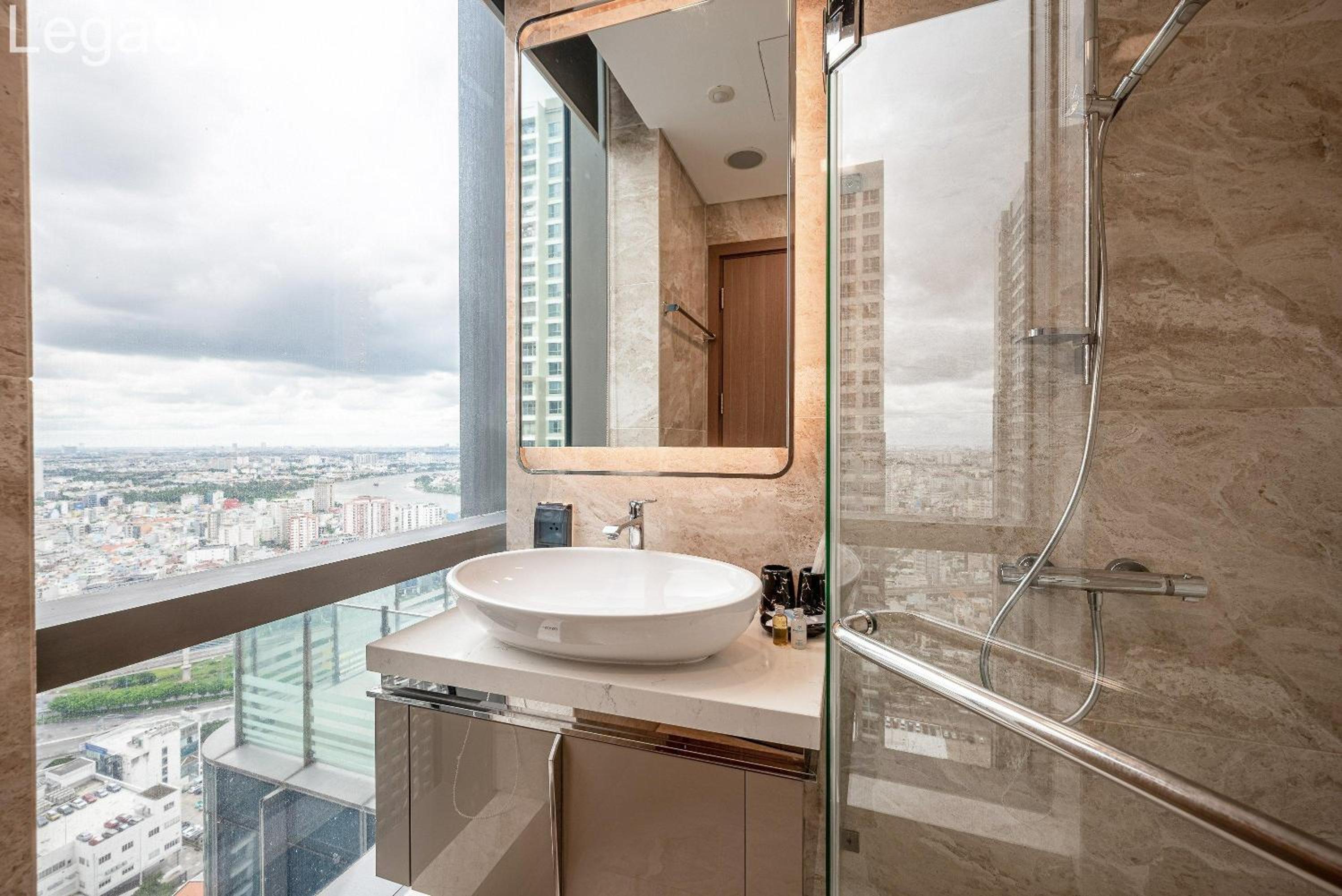 Landmark 81 Legacy Inn