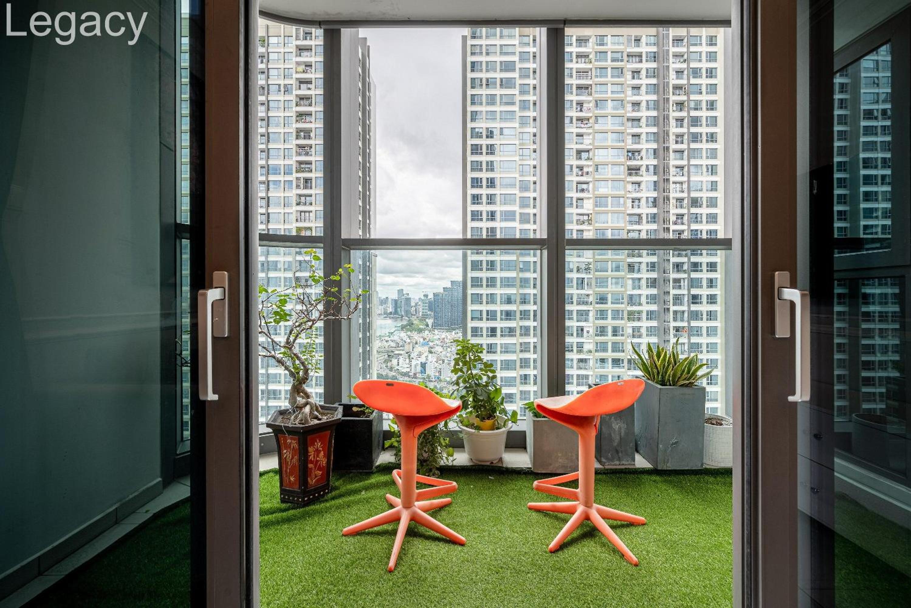 Landmark 81 Legacy Inn