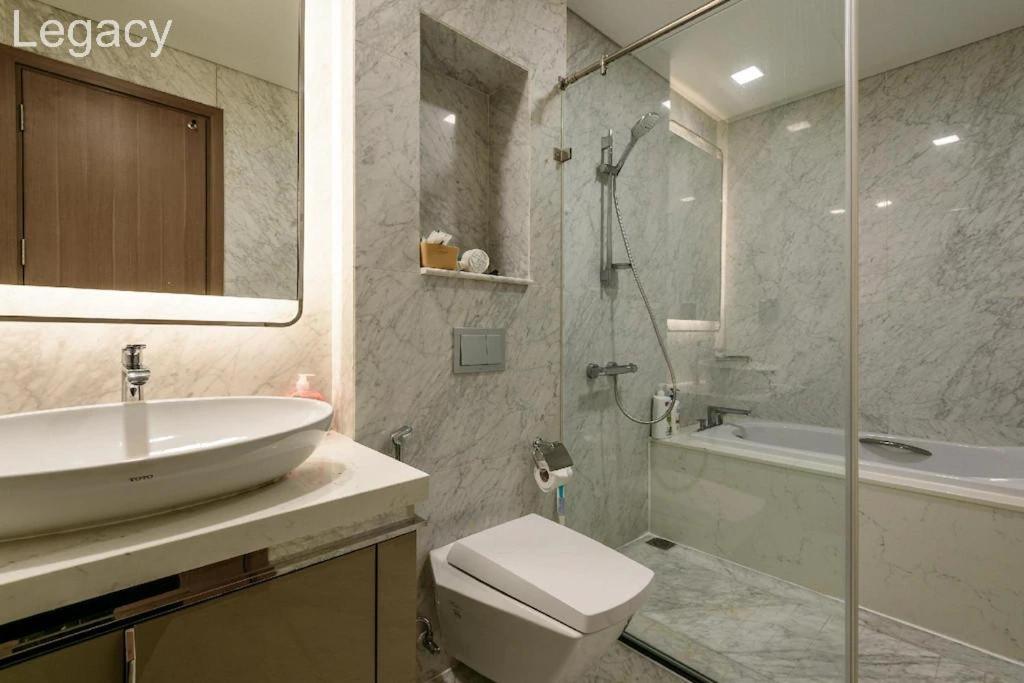 Landmark 81 Legacy Inn