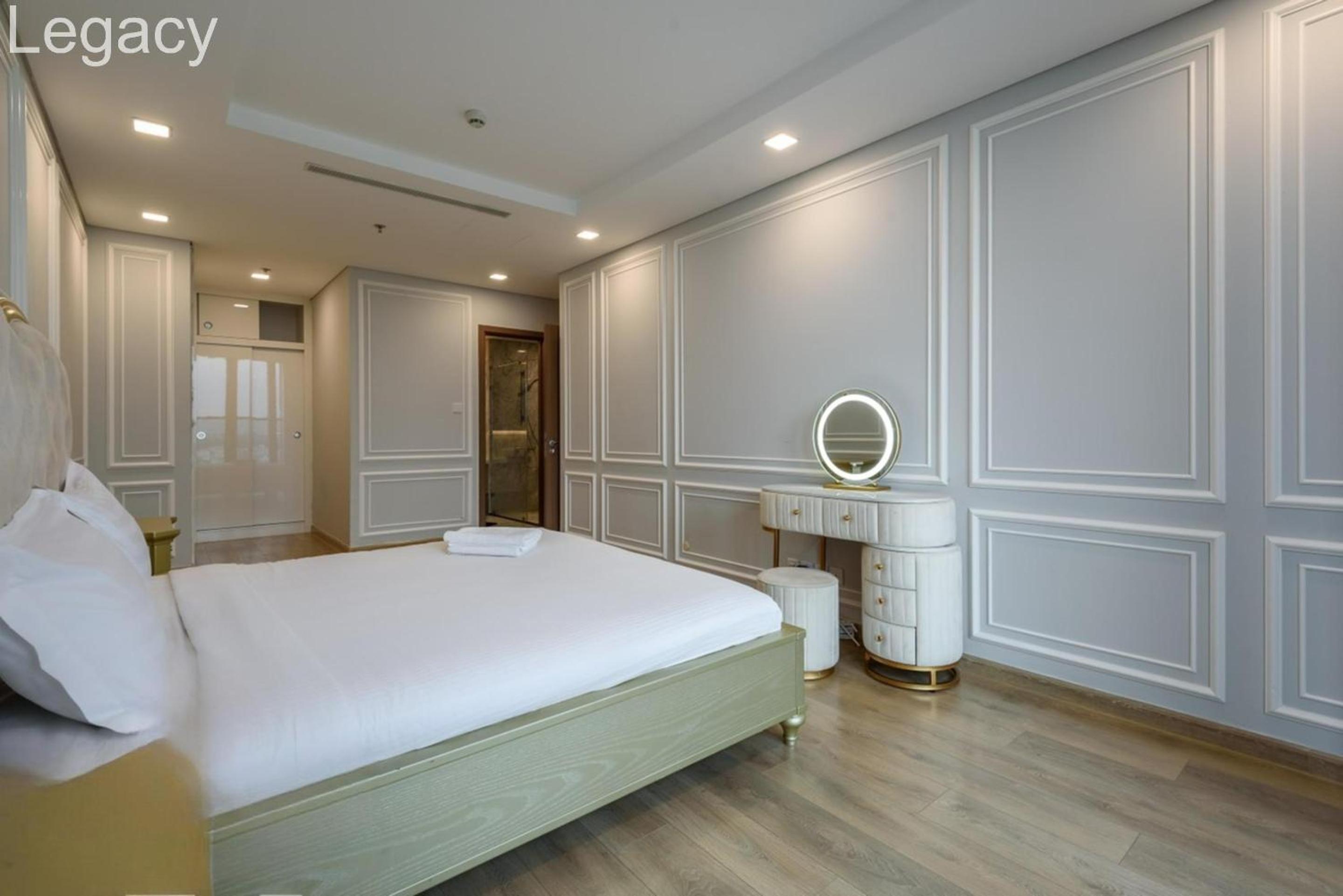 Landmark 81 Legacy Inn