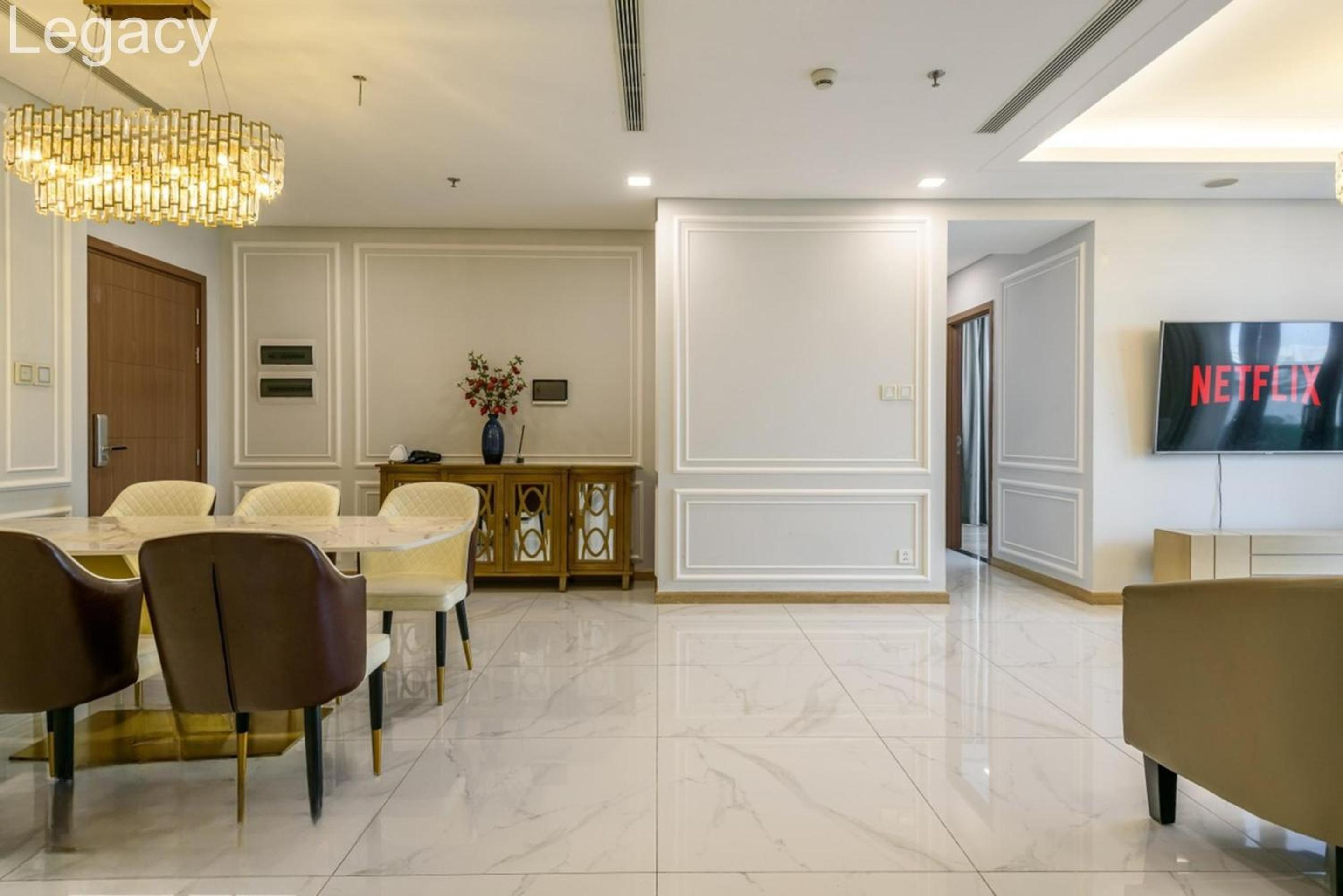 Landmark 81 Legacy Inn