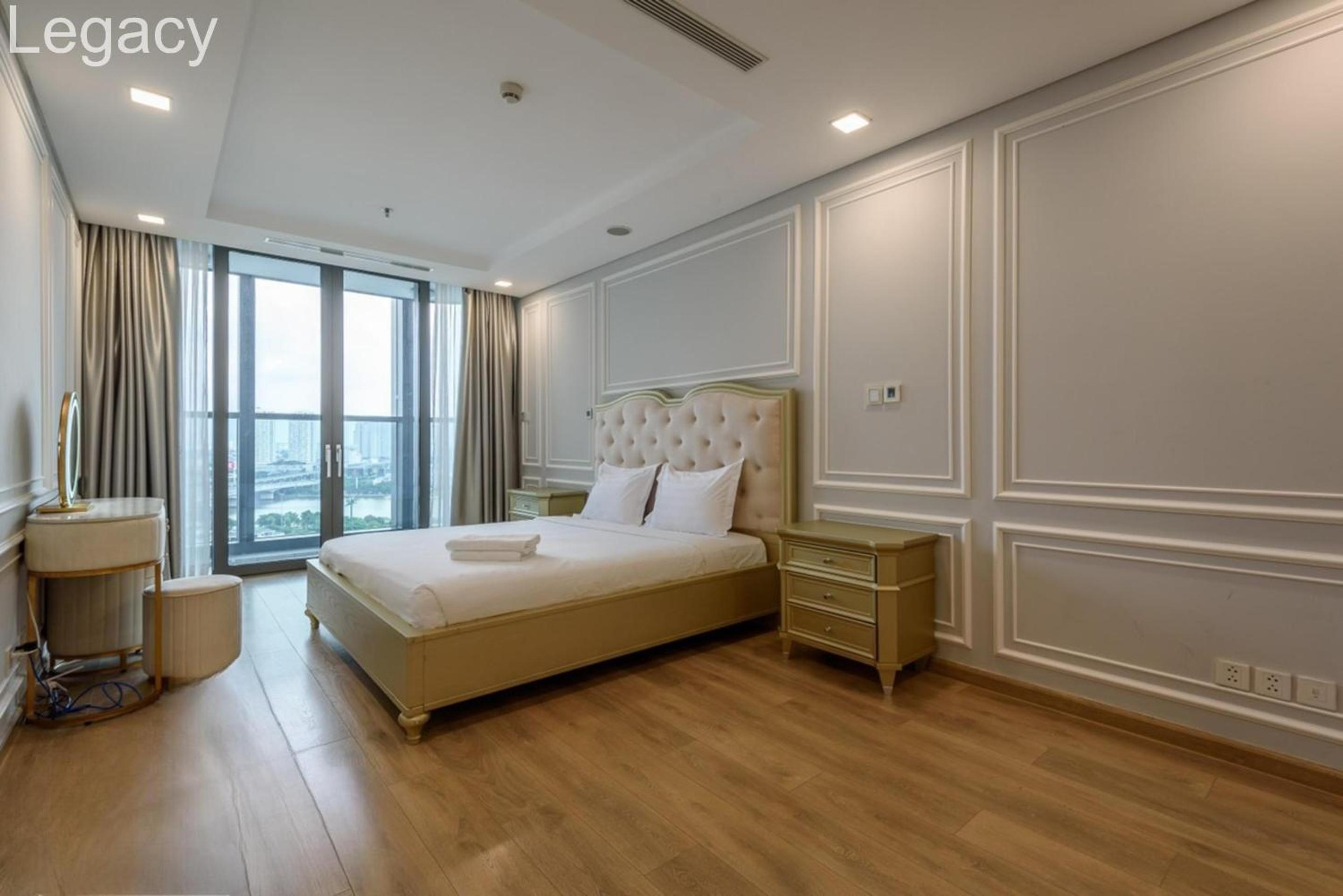Landmark 81 Legacy Inn