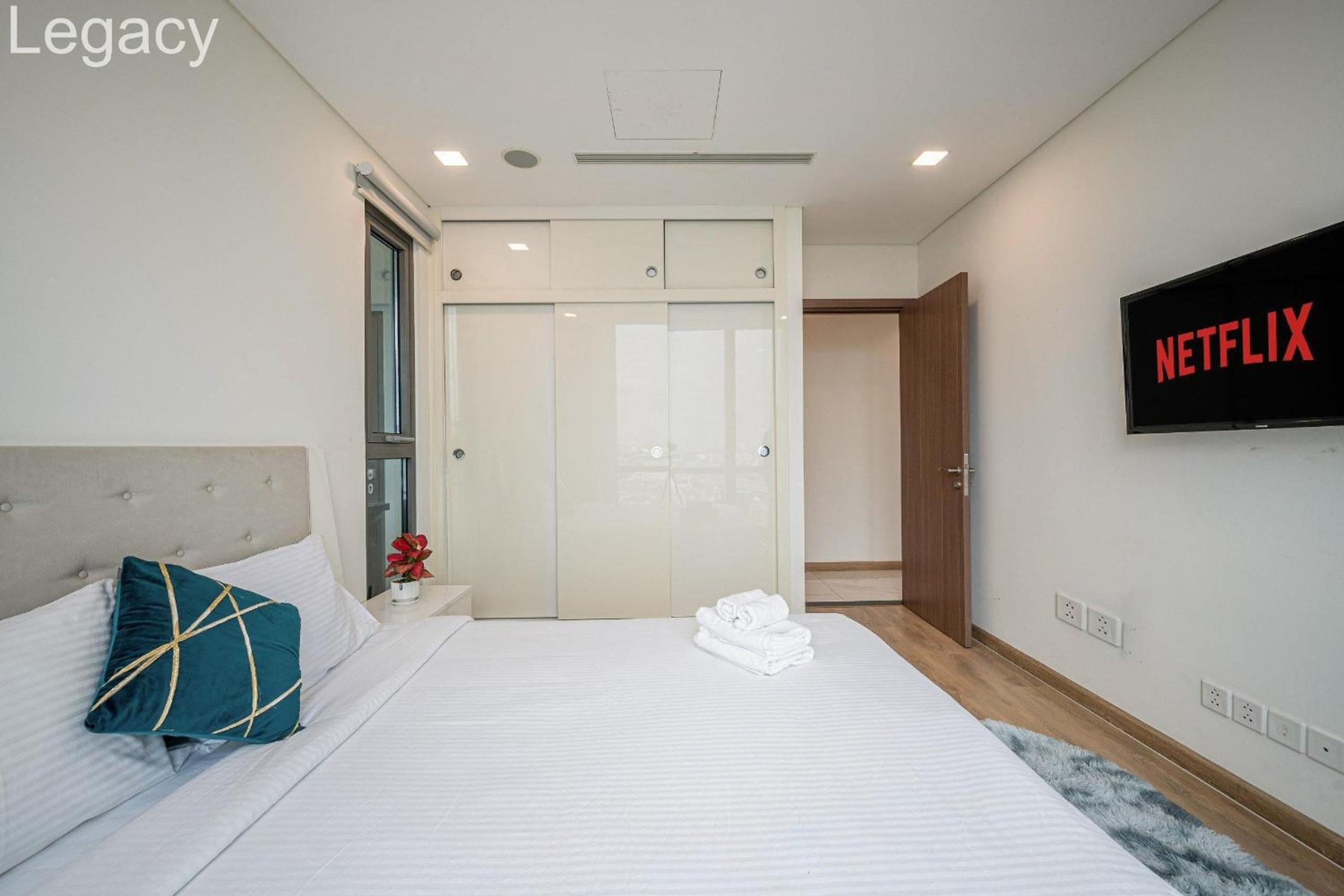 Landmark 81 Legacy Inn