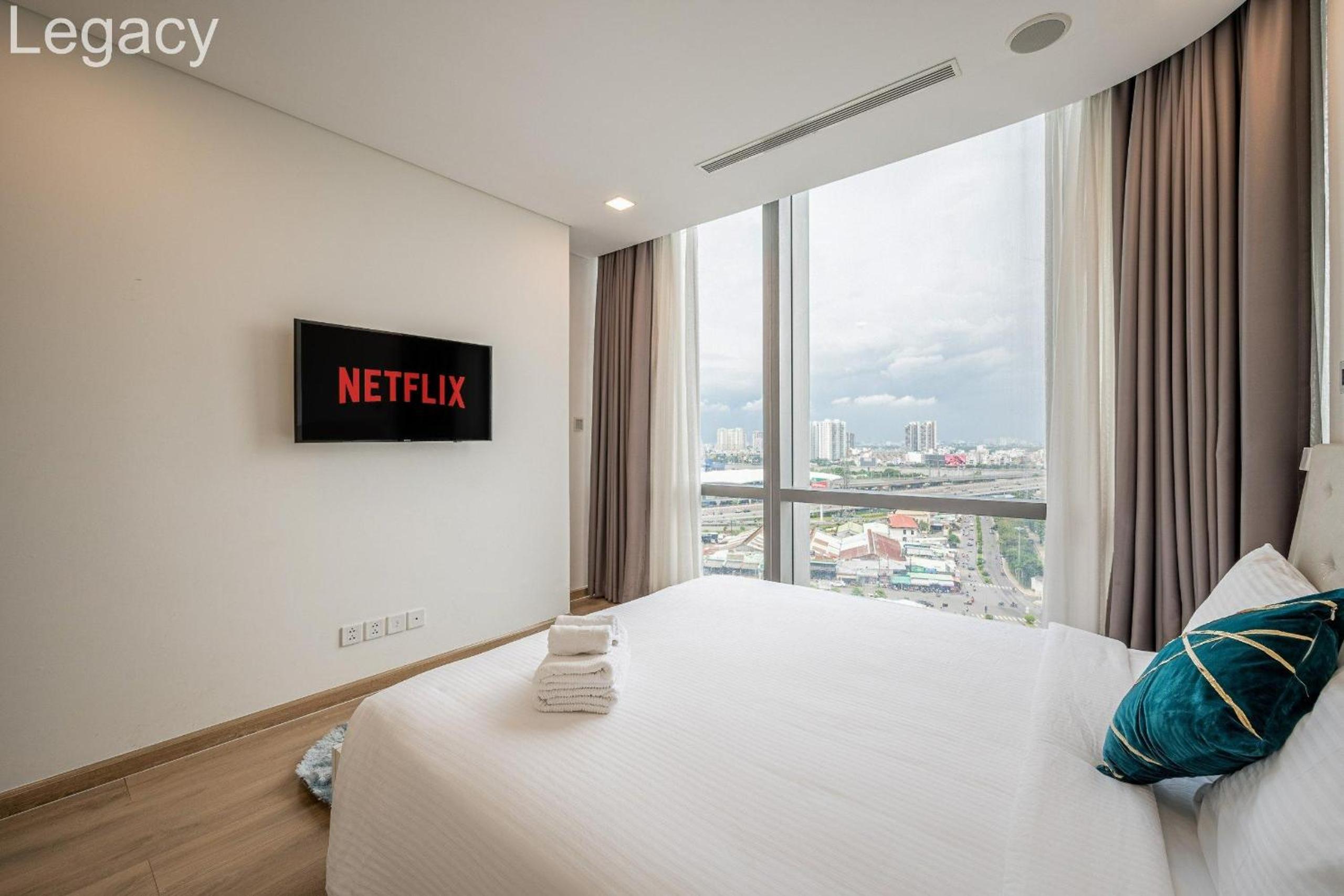 Landmark 81 Legacy Inn