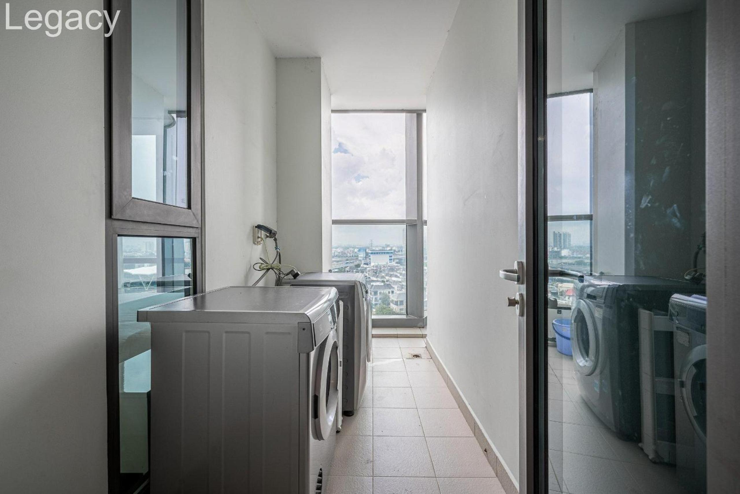 Landmark 81 Legacy Inn