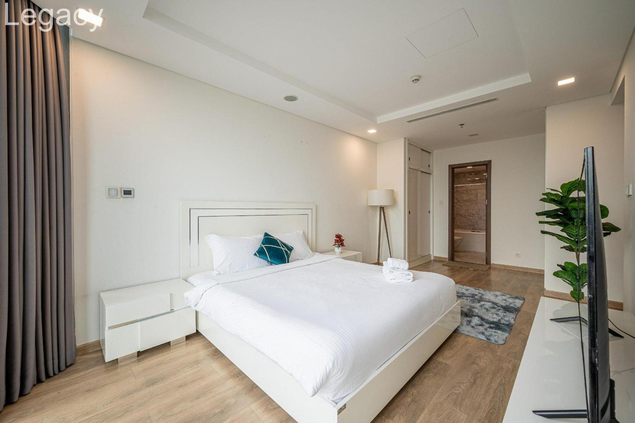 Landmark 81 Legacy Inn