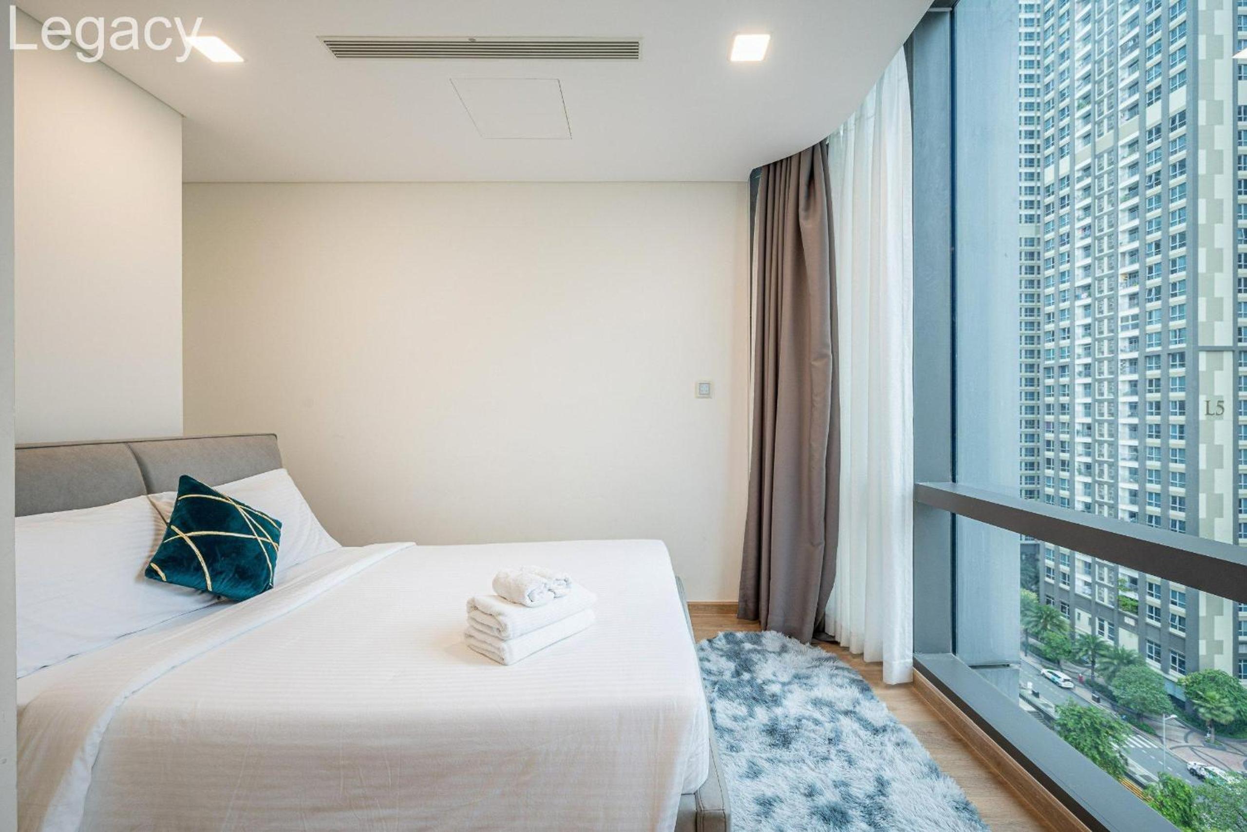 Landmark 81 Legacy Inn