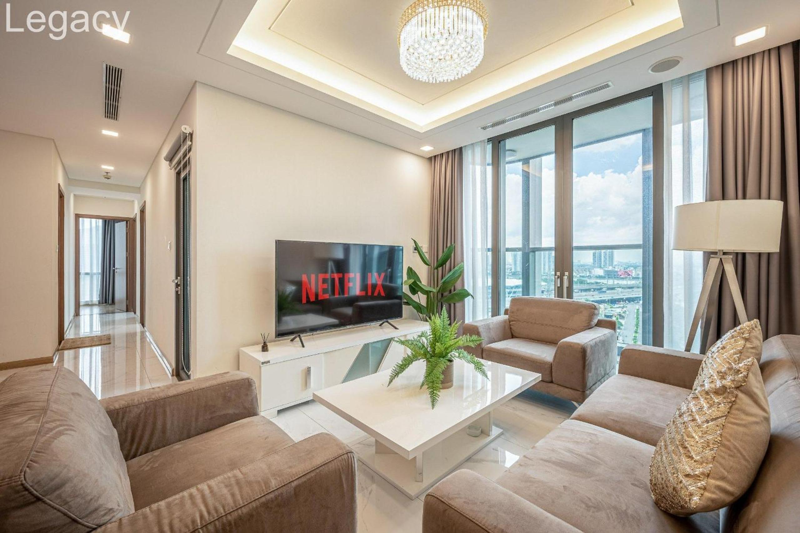 Landmark 81 Legacy Inn