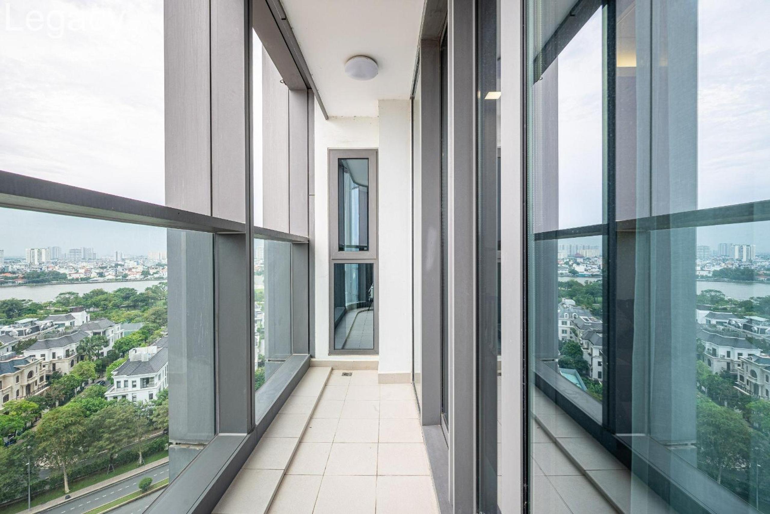 Landmark 81 Legacy Inn