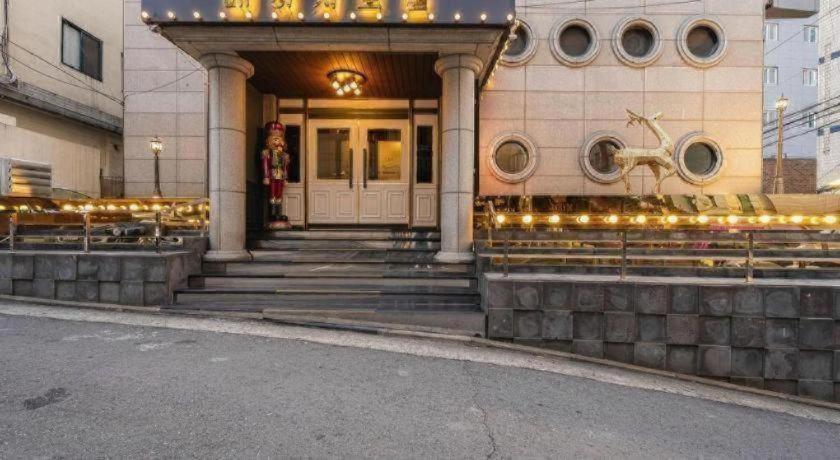 Major Hotel