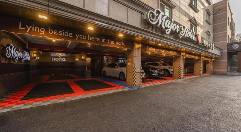 Major Hotel