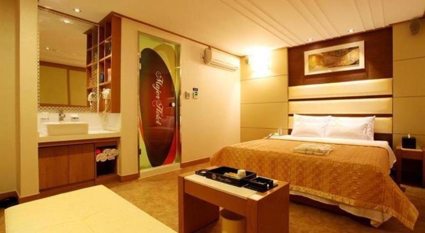 Major Hotel