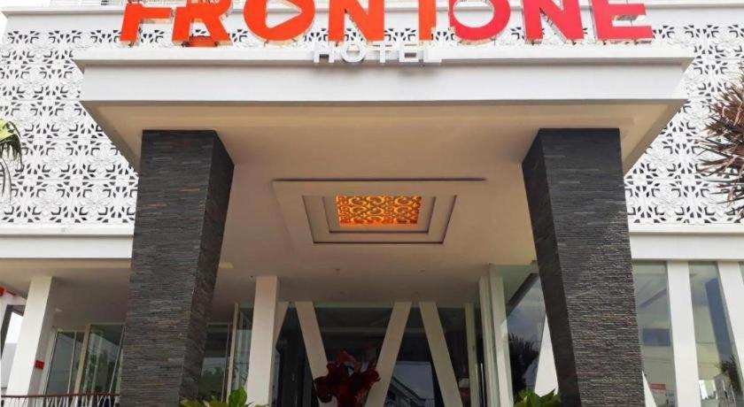 Front One Hotel Pamekasan Madura
