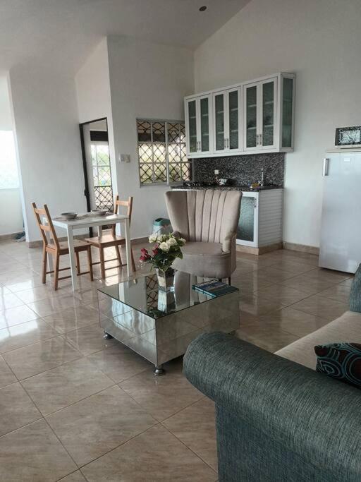Encantador Apartamento con agua caliente