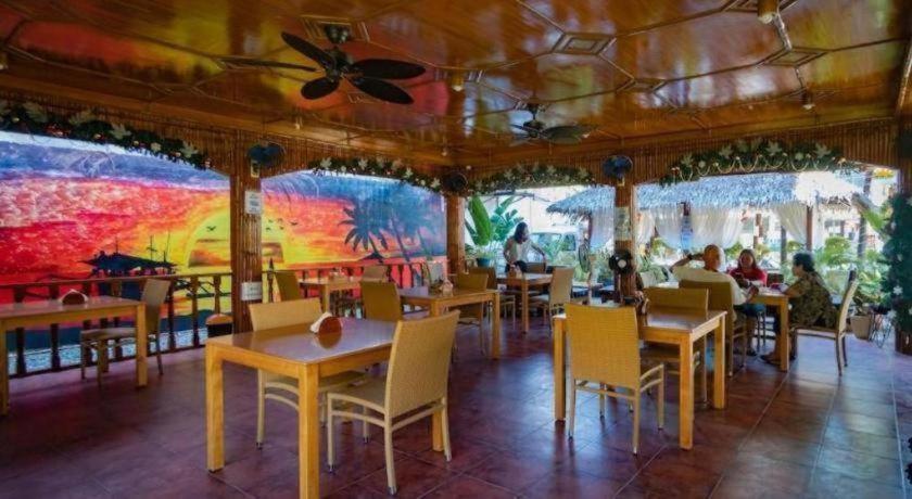 Coucou Bar Hotel and Restaurant
