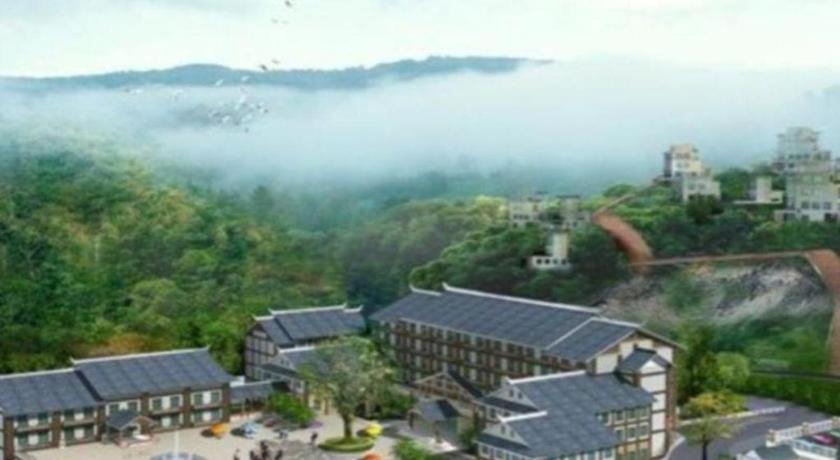 Longyan Capital International Hot Spring Resort