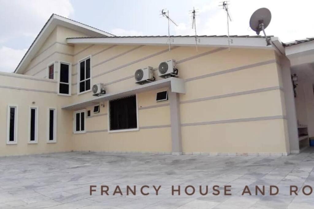Semi-D Landed House Bercham Ipoh photo 1