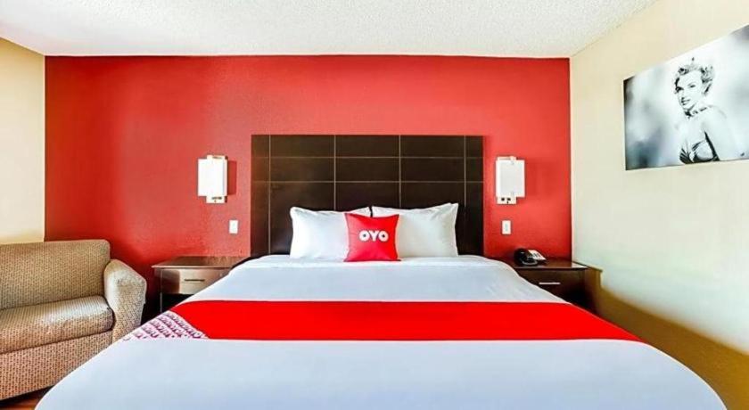 OYO Hotel Tyler Northwest Mineola Hwy view 5