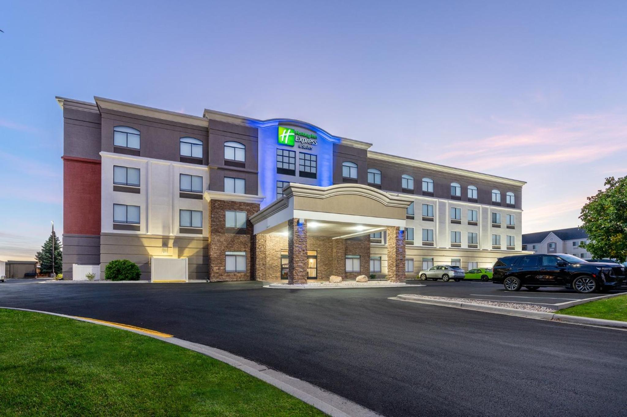Hotel Holiday Inn Express Hotel & Suites Cheyenne, an IHG Hotel - Image 1