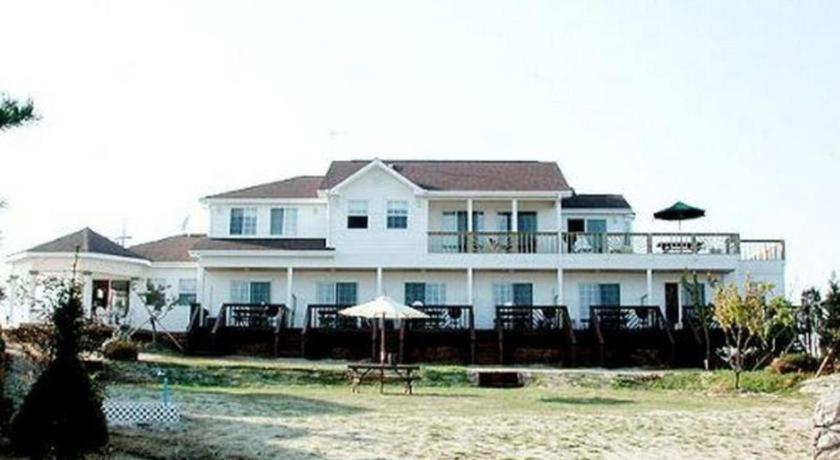 Human Valley Pension