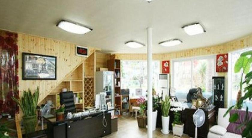 Human Valley Pension
