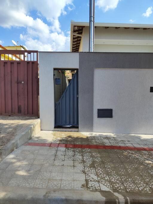 Linda casa completa e espaçosa 3 quartos